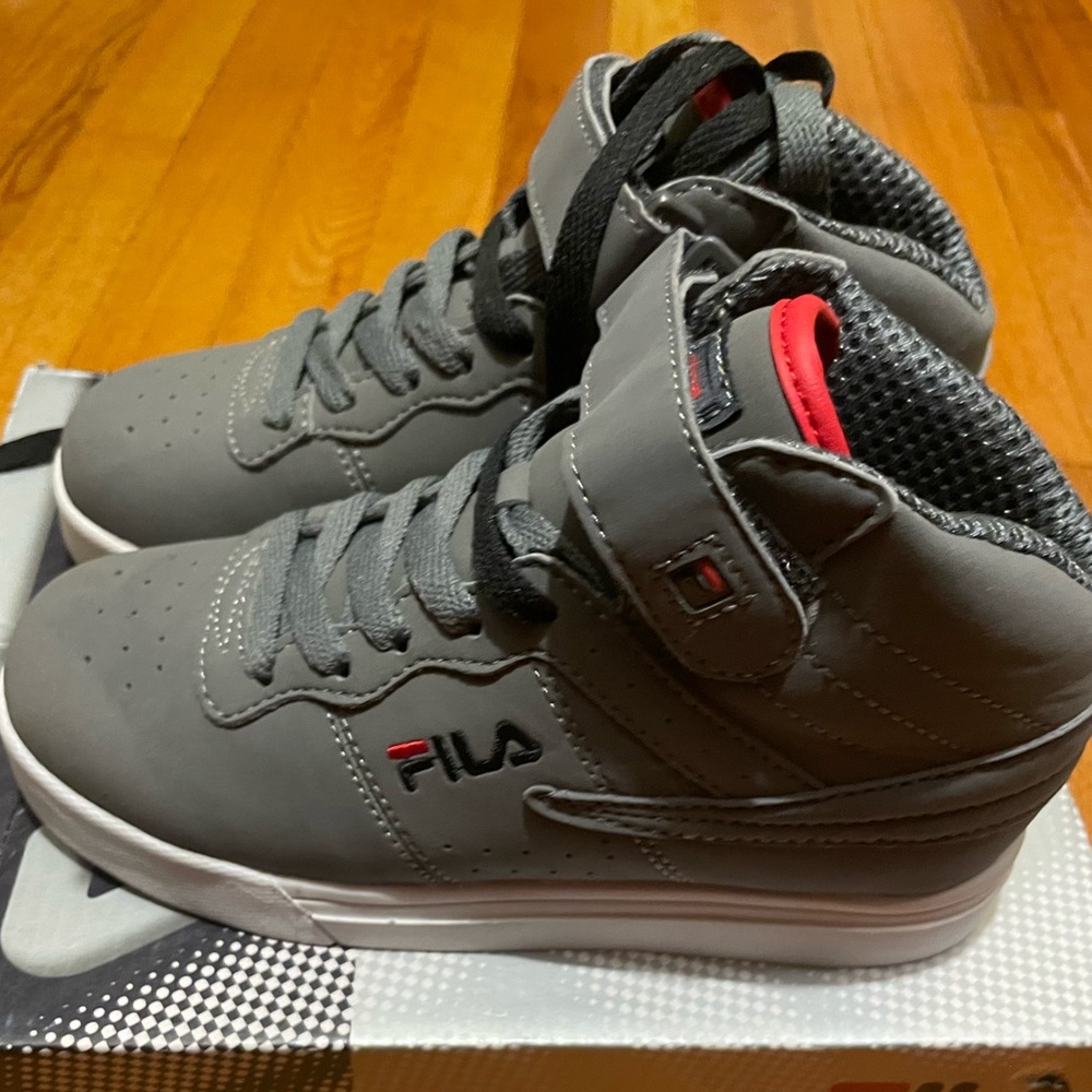 Boys FILA High Tops Vulcan 13, size 1.5 in Gray